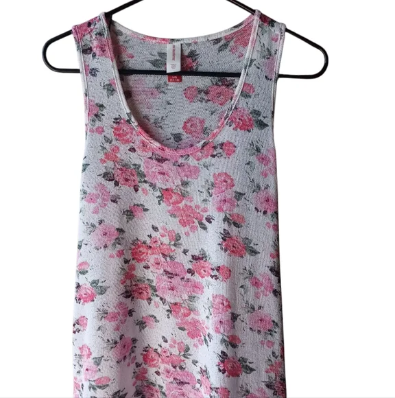 No Boundaries Floral Tank Top - Pink and Cream - Picture 3 of 7